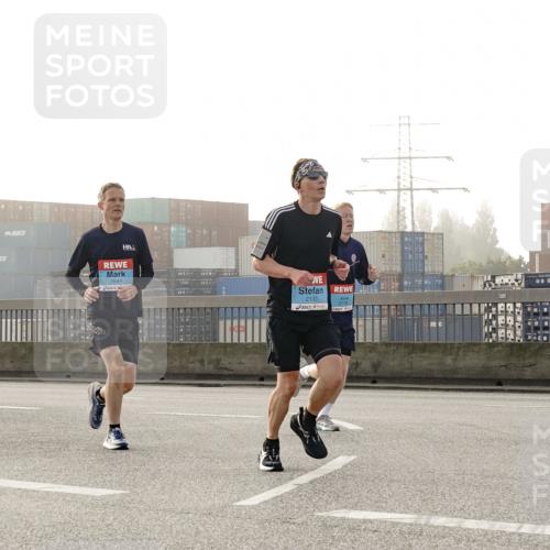 03.10.2026 - Köhlbrandbrückenlauf Michael Burmester http://msf.ph/oto/10769877 03.10.2026 09:12:49 Position 3 1644, 2133 meine-sportfotos.de