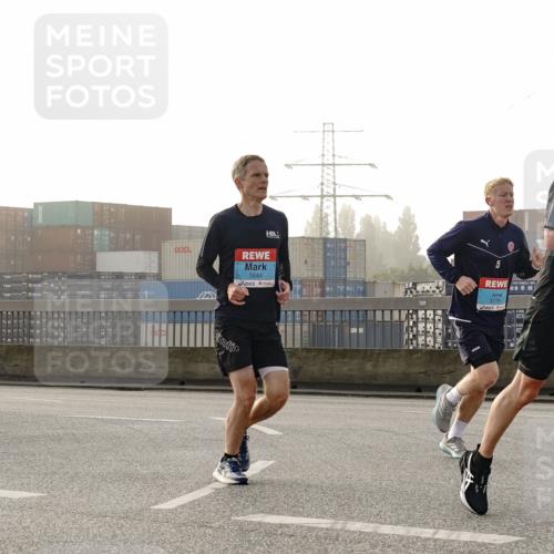 03.10.2026 - Köhlbrandbrückenlauf Michael Burmester http://msf.ph/oto/10769881 03.10.2026 09:12:49 Position 3 19, 1644, 5, 2133, 3779 meine-sportfotos.de