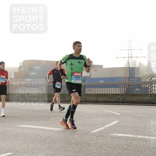 03.10.2026 - Köhlbrandbrückenlauf Michael Burmester http://msf.ph/oto/10769886 03.10.2026 09:12:51 Position 3 1, 2048 meine-sportfotos.de