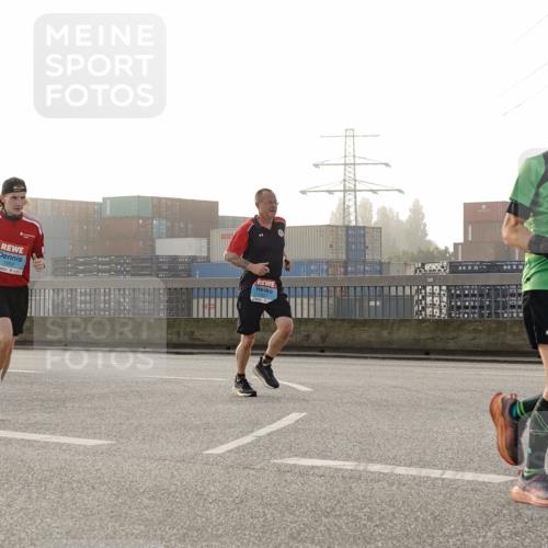 03.10.2026 - Köhlbrandbrückenlauf Michael Burmester http://msf.ph/oto/10769891 03.10.2026 09:12:52 Position 3 1553, 2048 meine-sportfotos.de