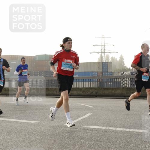 03.10.2026 - Köhlbrandbrückenlauf Michael Burmester http://msf.ph/oto/10769899 03.10.2026 09:12:52 Position 3 25, 1553 meine-sportfotos.de
