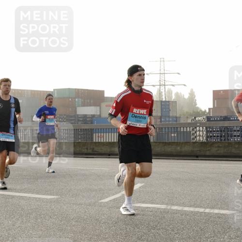 03.10.2026 - Köhlbrandbrückenlauf Michael Burmester http://msf.ph/oto/10769903 03.10.2026 09:12:53 Position 3 1264, 1553 meine-sportfotos.de