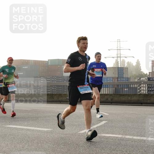 03.10.2026 - Köhlbrandbrückenlauf Michael Burmester http://msf.ph/oto/10769907 03.10.2026 09:12:54 Position 3 1264 meine-sportfotos.de