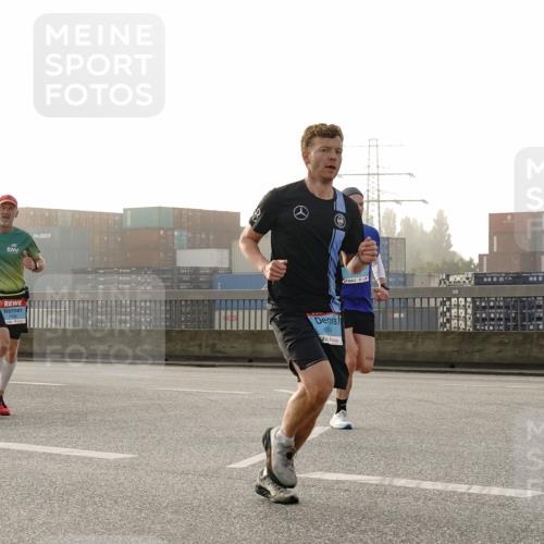03.10.2026 - Köhlbrandbrückenlauf Michael Burmester http://msf.ph/oto/10769910 03.10.2026 09:12:54 Position 3 1864 meine-sportfotos.de