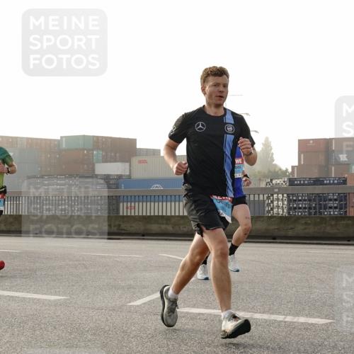 03.10.2026 - Köhlbrandbrückenlauf Michael Burmester http://msf.ph/oto/10769912 03.10.2026 09:12:54 Position 3 515 meine-sportfotos.de