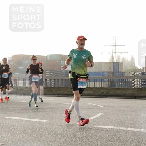 03.10.2026 - Köhlbrandbrückenlauf Michael Burmester http://msf.ph/oto/10769920 03.10.2026 09:12:55 Position 3 1506 meine-sportfotos.de