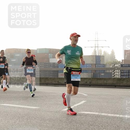 03.10.2026 - Köhlbrandbrückenlauf Michael Burmester http://msf.ph/oto/10769922 03.10.2026 09:12:55 Position 3 1506 meine-sportfotos.de