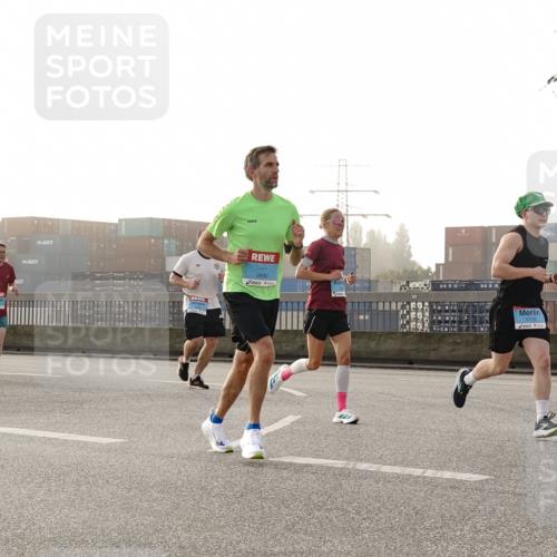 03.10.2026 - Köhlbrandbrückenlauf Michael Burmester http://msf.ph/oto/10769946 03.10.2026 09:12:59 Position 3 19, 3830, 1115 meine-sportfotos.de