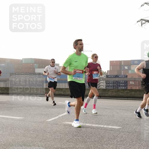 03.10.2026 - Köhlbrandbrückenlauf Michael Burmester http://msf.ph/oto/10769950 03.10.2026 09:12:59 Position 3 3830 meine-sportfotos.de