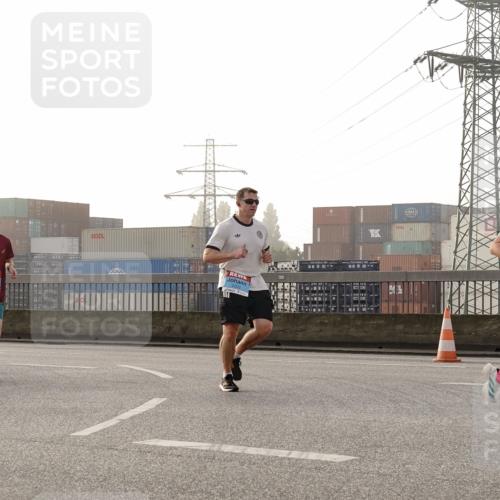 03.10.2026 - Köhlbrandbrückenlauf Michael Burmester http://msf.ph/oto/10769952 03.10.2026 09:13:00 Position 3 1216, 3830 meine-sportfotos.de