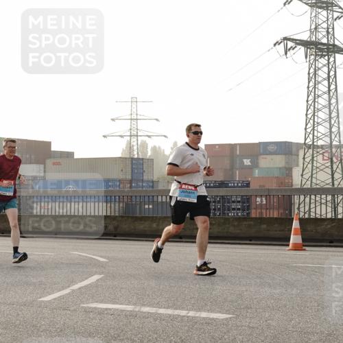 03.10.2026 - Köhlbrandbrückenlauf Michael Burmester http://msf.ph/oto/10769956 03.10.2026 09:13:00 Position 3 7 meine-sportfotos.de