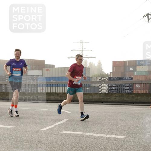 03.10.2026 - Köhlbrandbrückenlauf Michael Burmester http://msf.ph/oto/10769959 03.10.2026 09:13:01 Position 3 1129, 2203 meine-sportfotos.de