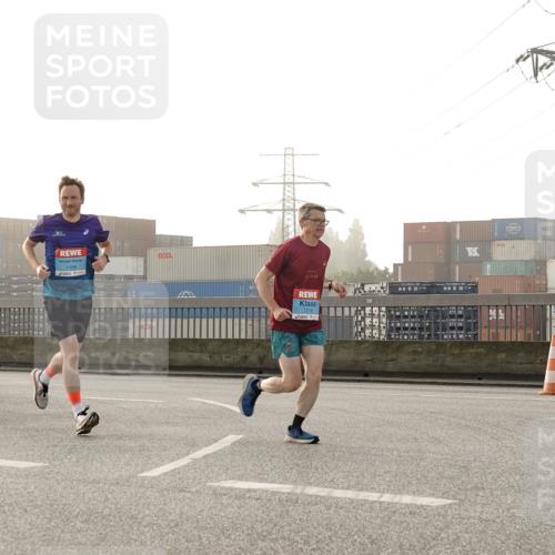 03.10.2026 - Köhlbrandbrückenlauf Michael Burmester http://msf.ph/oto/10769961 03.10.2026 09:13:01 Position 3 1129, 42, 195 meine-sportfotos.de