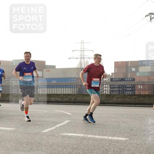 03.10.2026 - Köhlbrandbrückenlauf Michael Burmester http://msf.ph/oto/10769963 03.10.2026 09:13:01 Position 3 1129, 1216 meine-sportfotos.de