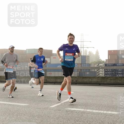 03.10.2026 - Köhlbrandbrückenlauf Michael Burmester http://msf.ph/oto/10769967 03.10.2026 09:13:01 Position 3 1129, 1216 meine-sportfotos.de