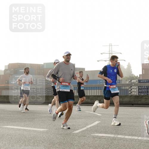 03.10.2026 - Köhlbrandbrückenlauf Michael Burmester http://msf.ph/oto/10769971 03.10.2026 09:13:02 Position 3 2317, 1129 meine-sportfotos.de