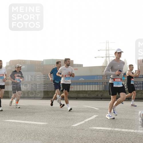 03.10.2026 - Köhlbrandbrückenlauf Michael Burmester http://msf.ph/oto/10769978 03.10.2026 09:13:03 Position 3 2317 meine-sportfotos.de