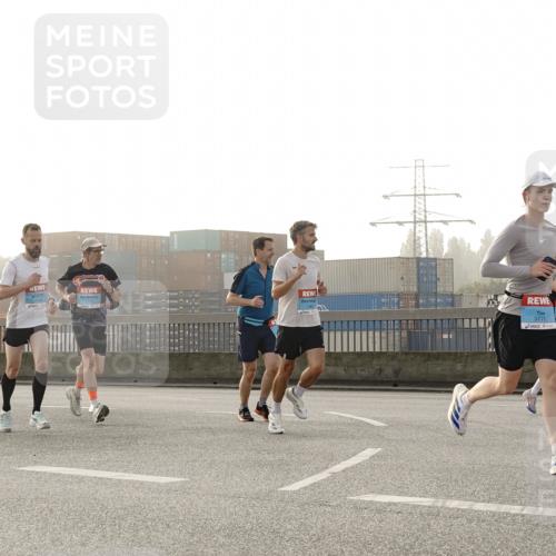 03.10.2026 - Köhlbrandbrückenlauf Michael Burmester http://msf.ph/oto/10769982 03.10.2026 09:13:03 Position 3 3771 meine-sportfotos.de