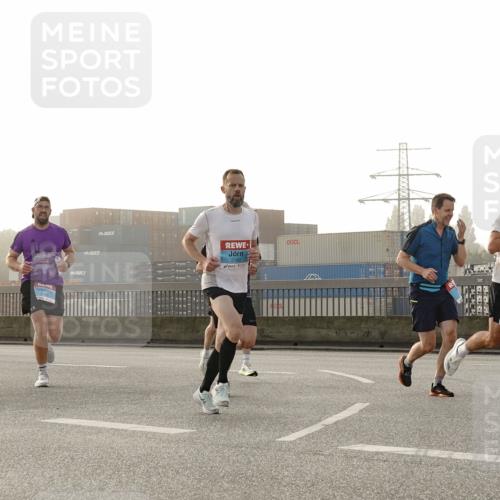 03.10.2026 - Köhlbrandbrückenlauf Michael Burmester http://msf.ph/oto/10769985 03.10.2026 09:13:04 Position 3 19, 2190 meine-sportfotos.de