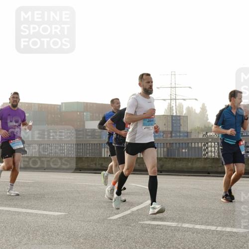 03.10.2026 - Köhlbrandbrückenlauf Michael Burmester http://msf.ph/oto/10769993 03.10.2026 09:13:05 Position 3 2190, 1361 meine-sportfotos.de