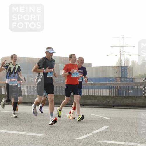 03.10.2026 - Köhlbrandbrückenlauf Michael Burmester http://msf.ph/oto/10770002 03.10.2026 09:13:07 Position 3 2223 meine-sportfotos.de