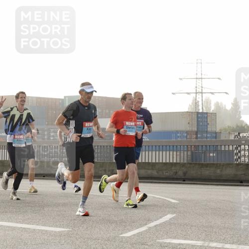 03.10.2026 - Köhlbrandbrückenlauf Michael Burmester http://msf.ph/oto/10770004 03.10.2026 09:13:07 Position 3 2223 meine-sportfotos.de