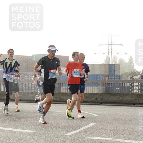 03.10.2026 - Köhlbrandbrückenlauf Michael Burmester http://msf.ph/oto/10770006 03.10.2026 09:13:07 Position 3  meine-sportfotos.de