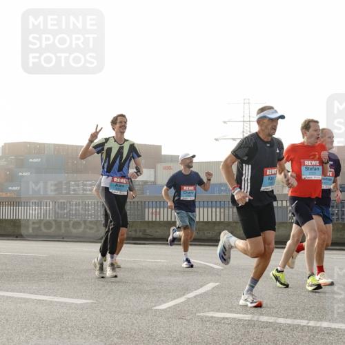 03.10.2026 - Köhlbrandbrückenlauf Michael Burmester http://msf.ph/oto/10770010 03.10.2026 09:13:08 Position 3 2223 meine-sportfotos.de