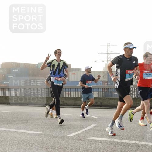 03.10.2026 - Köhlbrandbrückenlauf Michael Burmester http://msf.ph/oto/10770011 03.10.2026 09:13:08 Position 3 1427 meine-sportfotos.de