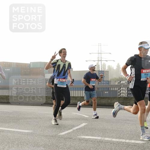 03.10.2026 - Köhlbrandbrückenlauf Michael Burmester http://msf.ph/oto/10770015 03.10.2026 09:13:08 Position 3 1204 meine-sportfotos.de