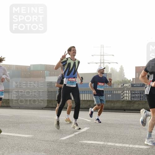 03.10.2026 - Köhlbrandbrückenlauf Michael Burmester http://msf.ph/oto/10770017 03.10.2026 09:13:09 Position 3 1234, 1204 meine-sportfotos.de