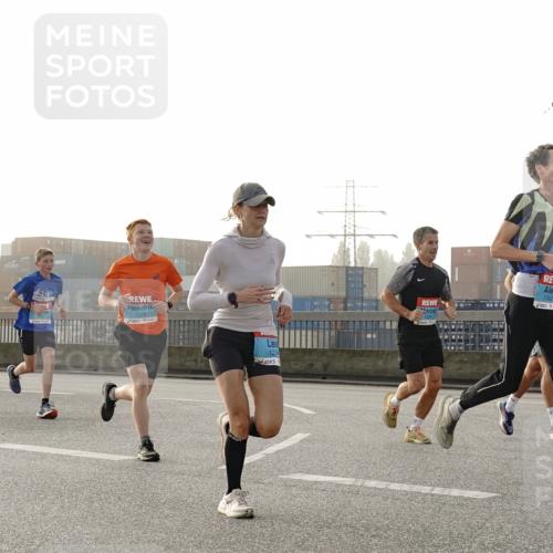 03.10.2026 - Köhlbrandbrückenlauf Michael Burmester http://msf.ph/oto/10770021 03.10.2026 09:13:09 Position 3 2216, 1228, 1234, 2352 meine-sportfotos.de