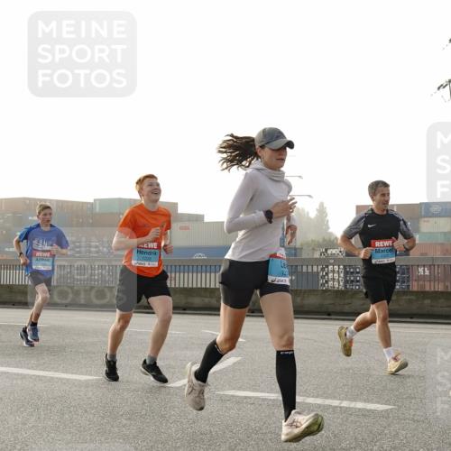 03.10.2026 - Köhlbrandbrückenlauf Michael Burmester http://msf.ph/oto/10770024 03.10.2026 09:13:10 Position 3 1228, 2352 meine-sportfotos.de
