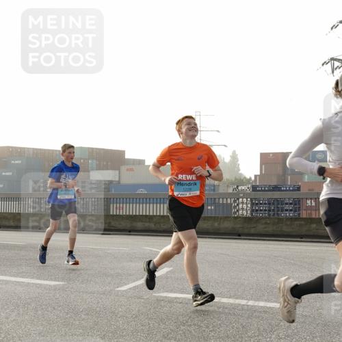 03.10.2026 - Köhlbrandbrückenlauf Michael Burmester http://msf.ph/oto/10770026 03.10.2026 09:13:10 Position 3 1228 meine-sportfotos.de