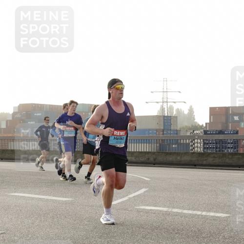 03.10.2026 - Köhlbrandbrückenlauf Michael Burmester http://msf.ph/oto/10770039 03.10.2026 09:13:12 Position 3 2216 meine-sportfotos.de