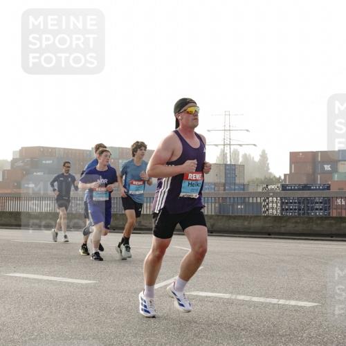 03.10.2026 - Köhlbrandbrückenlauf Michael Burmester http://msf.ph/oto/10770041 03.10.2026 09:13:12 Position 3 2216 meine-sportfotos.de