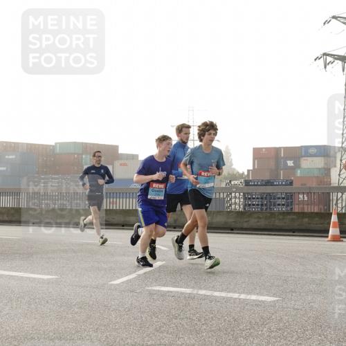 03.10.2026 - Köhlbrandbrückenlauf Michael Burmester http://msf.ph/oto/10770048 03.10.2026 09:13:12 Position 3 2154 meine-sportfotos.de