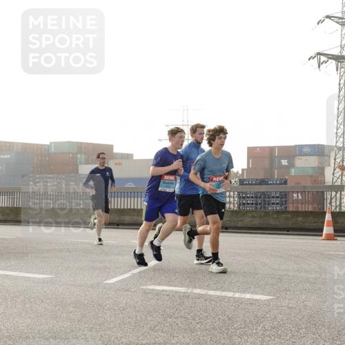 03.10.2026 - Köhlbrandbrückenlauf Michael Burmester http://msf.ph/oto/10770050 03.10.2026 09:13:13 Position 3 2154 meine-sportfotos.de