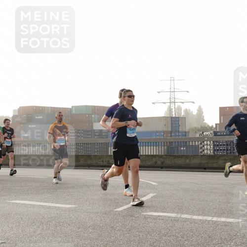 03.10.2026 - Köhlbrandbrückenlauf Michael Burmester http://msf.ph/oto/10770057 03.10.2026 09:13:14 Position 3  meine-sportfotos.de