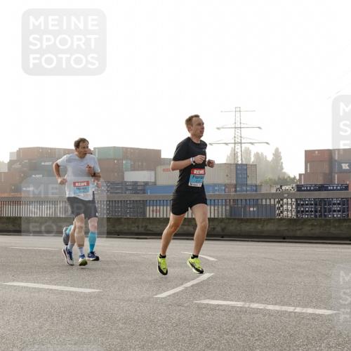 03.10.2026 - Köhlbrandbrückenlauf Michael Burmester http://msf.ph/oto/10770102 03.10.2026 09:13:20 Position 3 19 meine-sportfotos.de