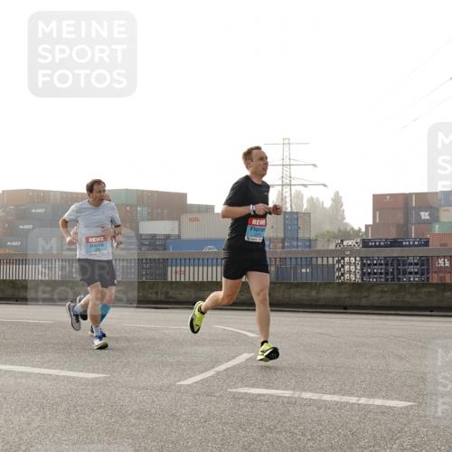 03.10.2026 - Köhlbrandbrückenlauf Michael Burmester http://msf.ph/oto/10770104 03.10.2026 09:13:21 Position 3 2214, 2151 meine-sportfotos.de