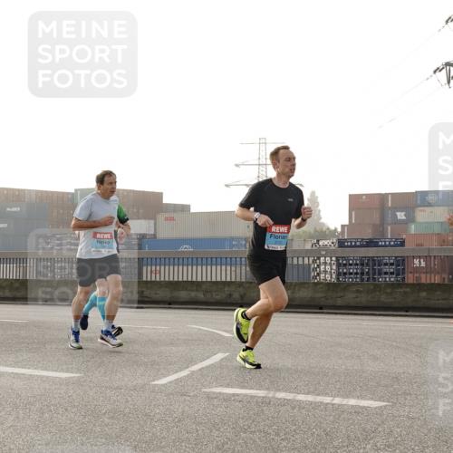 03.10.2026 - Köhlbrandbrückenlauf Michael Burmester http://msf.ph/oto/10770107 03.10.2026 09:13:21 Position 3 2151 meine-sportfotos.de
