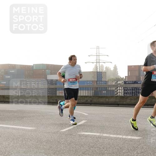 03.10.2026 - Köhlbrandbrückenlauf Michael Burmester http://msf.ph/oto/10770109 03.10.2026 09:13:21 Position 3 2164, 2151 meine-sportfotos.de