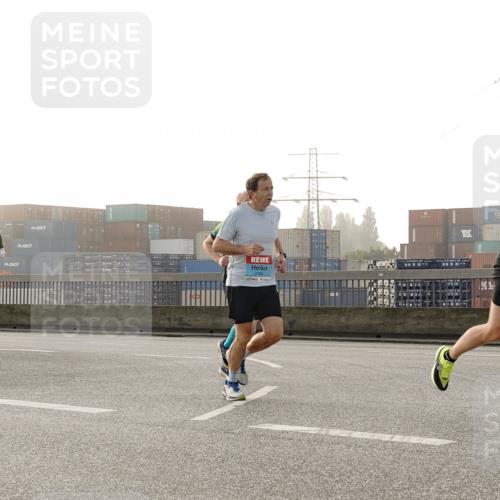 03.10.2026 - Köhlbrandbrückenlauf Michael Burmester http://msf.ph/oto/10770111 03.10.2026 09:13:21 Position 3 19 meine-sportfotos.de