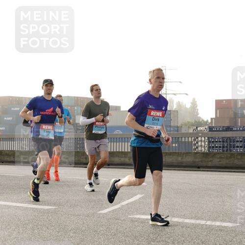 03.10.2026 - Köhlbrandbrückenlauf Michael Burmester http://msf.ph/oto/10770126 03.10.2026 09:13:23 Position 3 24, 2214 meine-sportfotos.de
