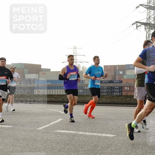 03.10.2026 - Köhlbrandbrückenlauf Michael Burmester http://msf.ph/oto/10770136 03.10.2026 09:13:24 Position 3 1101, 136 meine-sportfotos.de