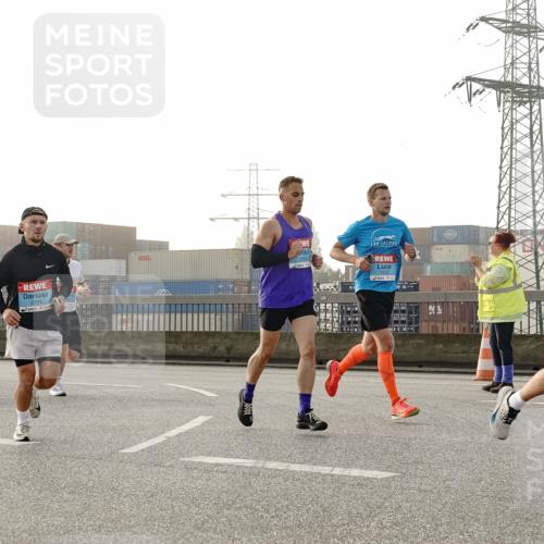 03.10.2026 - Köhlbrandbrückenlauf Michael Burmester http://msf.ph/oto/10770140 03.10.2026 09:13:25 Position 3 1101, 24, 2322 meine-sportfotos.de