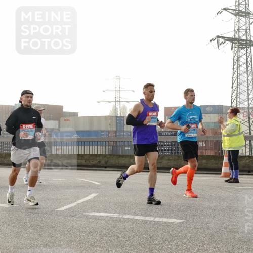 03.10.2026 - Köhlbrandbrückenlauf Michael Burmester http://msf.ph/oto/10770142 03.10.2026 09:13:25 Position 3 1101, 2258, 1522 meine-sportfotos.de