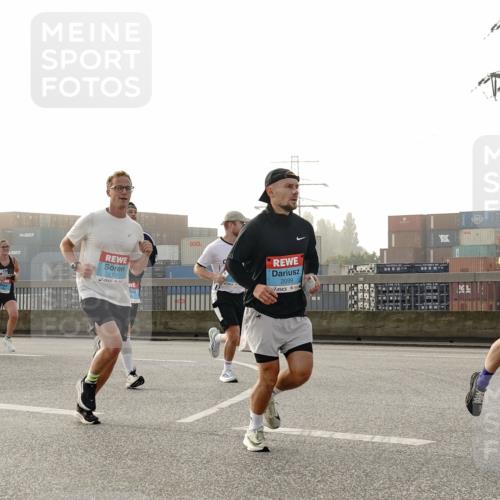 03.10.2026 - Köhlbrandbrückenlauf Michael Burmester http://msf.ph/oto/10770143 03.10.2026 09:13:25 Position 3 1101, 2099 meine-sportfotos.de