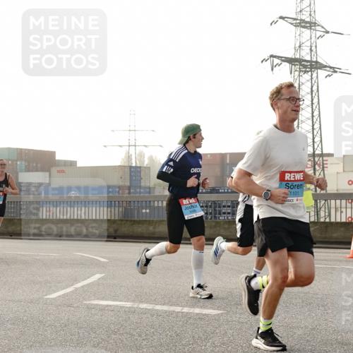 03.10.2026 - Köhlbrandbrückenlauf Michael Burmester http://msf.ph/oto/10770157 03.10.2026 09:13:26 Position 3 3699, 1101 meine-sportfotos.de